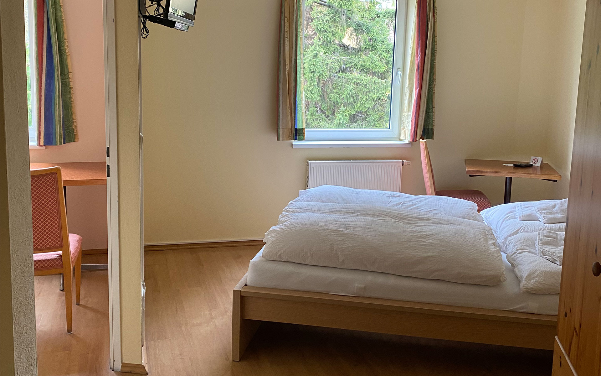 Dreibett Zimmer in 1100 Wien
